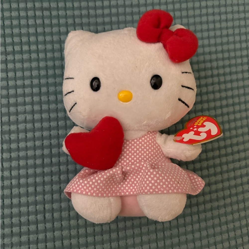 NWT Ty HELLO KITTY Pink/White Spotted Dress & Bow Holding Heart Beanie Baby 6”